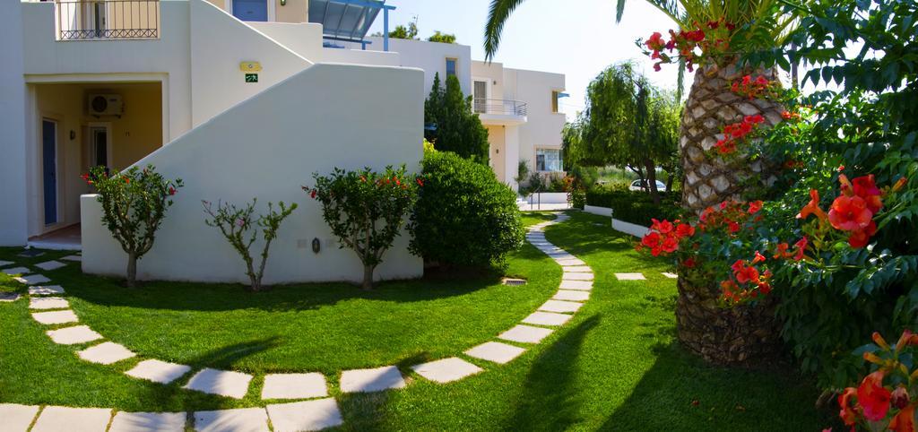 Papadakis Aparthotel เยโอริยิอูโปลิส ภายนอก รูปภาพ